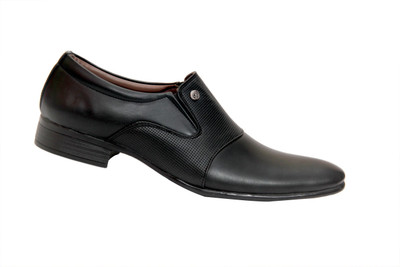 

BlueShoe Slip On For Men(Black