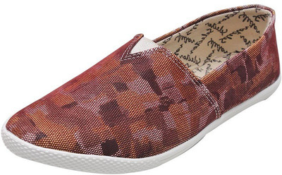 

Port Chief Slip On Sneakers For Men(Multicolor, Burgundy