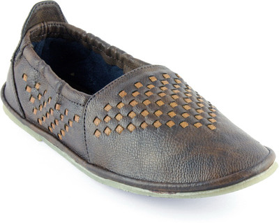 

DeVEE Fox Checkered Brown Mojaris For Men(Brown