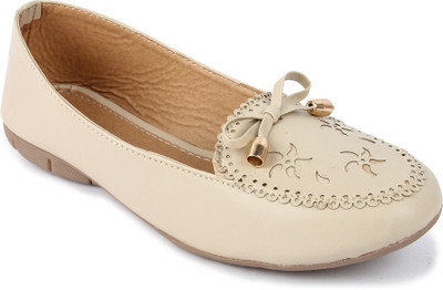 

Bapu Beta Bellies For Women(Beige)