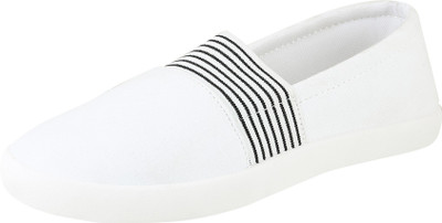 

Globalite Doora Casual Shoes For Women(White