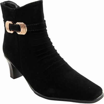 

Adorn Active and Cool Boots For Women(Black
