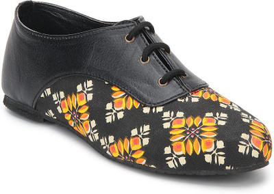 

Chalk Studio Black Batik - Oxford Lace Ups Casuals For Women(Black