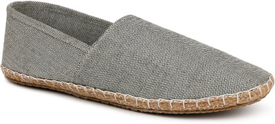 

Escaro Casuals For Men(Grey