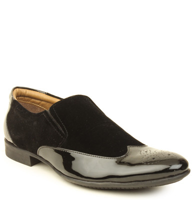 

Metrogue Slip On Shoes For Men(Black, Black)