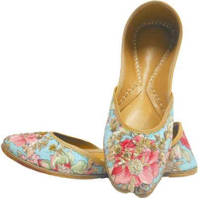 

Coral Haze Jutis For Women(Multicolor)
