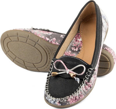 

Tashi Stylish Loafers For Women(Multicolor, Black