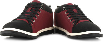 

Fila Nuzia Sneakers For Men(Black, Maroon, Bur;blk