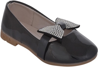 

Glinchy Girls, Black