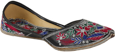 

Saashiwear Punjabi Jutis For Women(Black)