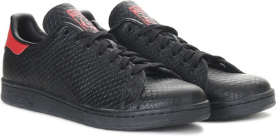 

ADIDAS ORIGINALS STAN SMITH Sneakers For Men(Black, Cblack/cblack/scarle