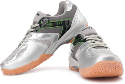 

Nivia Mandate Tennis Shoes For Men(Grey, Silver
