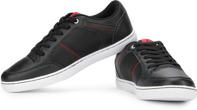 

United Colors of Benetton Sneakers For Men(Black, 700