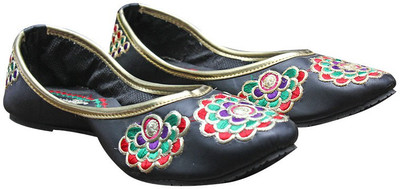 

Port Punjabi Designer Jutis For Women(Black