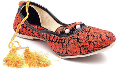 

Paduki Ethnic Mojaris For Women(Red