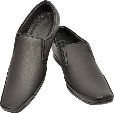 

Rootz Slip On For Men(Black