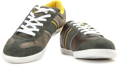 

Fila WAIVER Sneakers For Men(Brown, Olive, Olv/yel