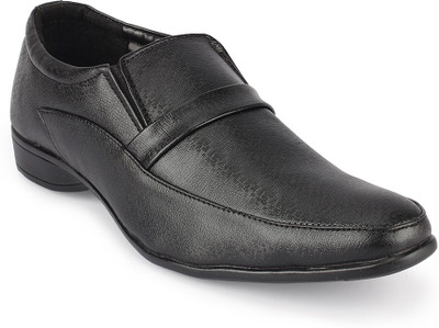 

Quarks Slip On For Men(Multicolor, Black