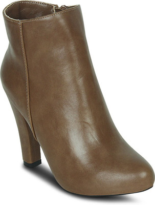 

Get Glamr Basic Block Boots For Women(Brown