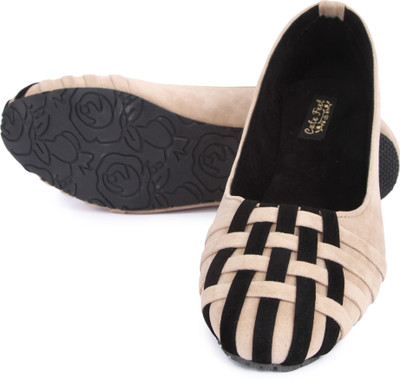 

CUTE FEET Cute Beige Color Velvet Bellys For Women(Beige