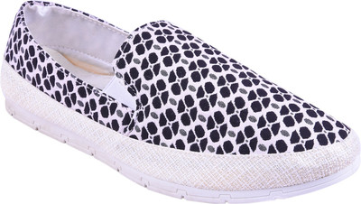 

Twin Canvas Shoes For Men(Multicolor, Black