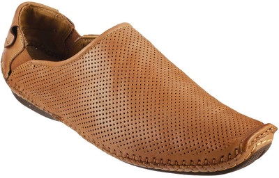 

Metro Davinchi Casual Shoes For Men(Tan, 23;tan