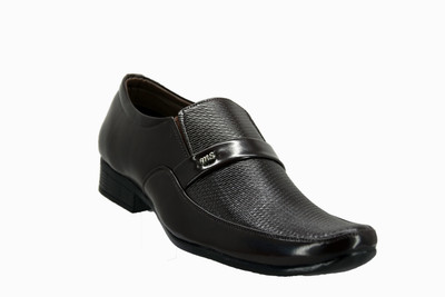 

LeCobbs Slip On For Men(Brown