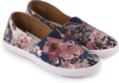 

Globalite Flare Casuals For Women(Multicolor, Muilti color