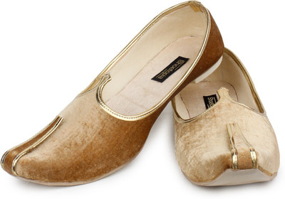 

Shoetopia Jutis For Men(Beige), Golden