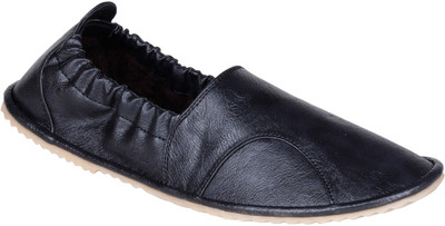 

Knot n Lace Ethnic Mojari Loafers For Men(Black