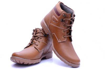

Buenos Solid Looks Boots For Men(Multicolor, Brown