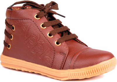 

Trilokani Boys, Brown