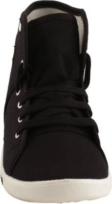 Momentum High Neck Casual Sneakers