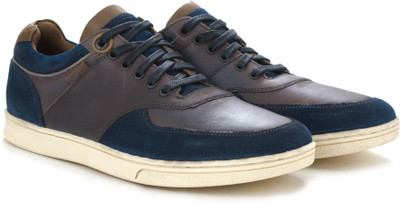 

Levi's Tulare Toe Cap Men Sneakers For Men(Blue, Brown