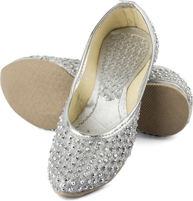 

Tashi Silver Jutti For Women(Silver)
