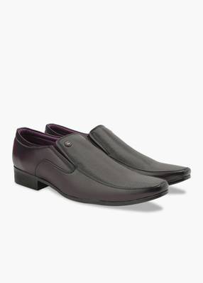 Arrow Slip On