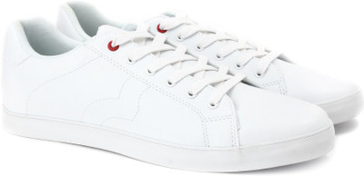 

United Colors of Benetton 16A8NOVLFW52I Sneakers For Men(White, 901