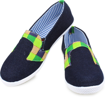 

Moonwalk Casuals For Women(Green