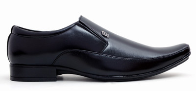 

Buenos Aver 408 Solid Slip On Shoes For Men(Black)