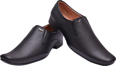 

Elixir Man Ogil Slip On Shoes Slip On For Men(Black)