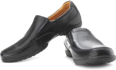 

Clarks Recline Free Genuine Leather Slip On Shoes For Men(Black, Black leathe