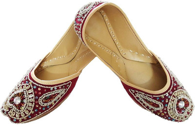 

Ambience Mojaris For Women(Maroon