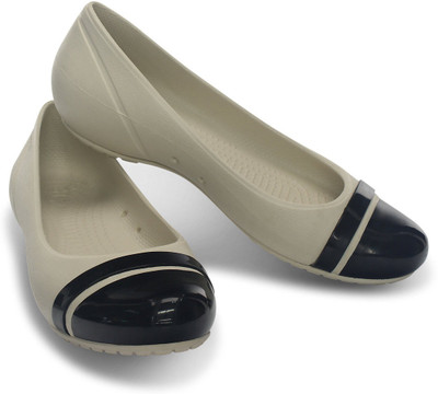 Crocs Casual Shoes For Women(Black), 12300-16u