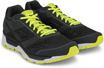 

Mizuno Synchro Mx Running Shoes For Men(Black, Dark shadow::black::safety yellow