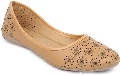 

Sindhi Footwear Comfortable Bellies For Women(Beige)