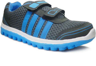

Fast Trax Quantic Running Shoes For Women(Blue, Black)