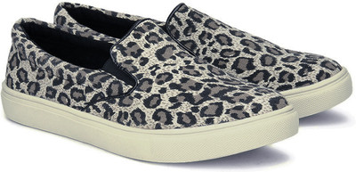 

Carlton London Lifestyle Shoes For Women(Black, Grey, Dkgryleo