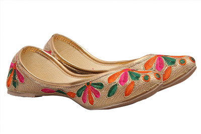

Stylebeach Jutis For Women(Beige, Multicolor
