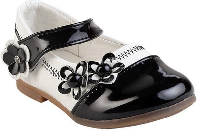 

Glinchy Girls, Black