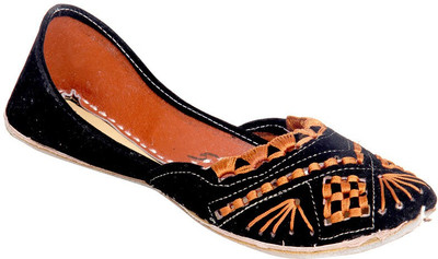 

Panahi Velvet Light weight Ethnic Punjabi Jutti Mojaris For Women(Black